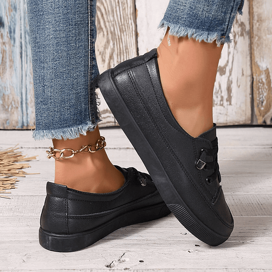Sneakers with Chunky Platform Sole in Faux Leather — Lace Up Everyday Style for Women