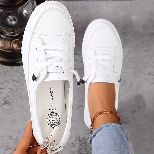 Sneakers with Chunky Platform Sole in Faux Leather — Lace Up Everyday Style for Women