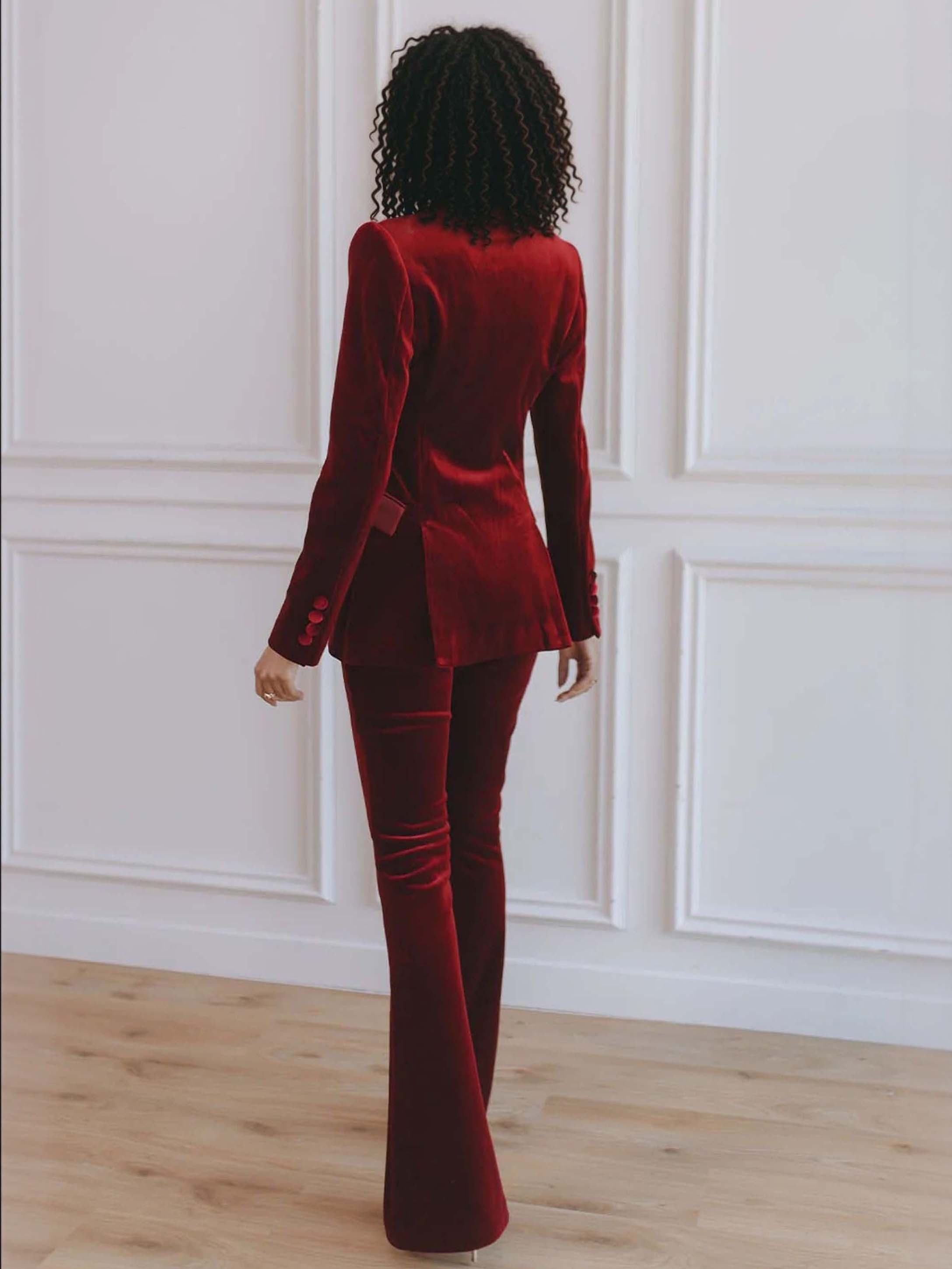Blazer in Velvet — Slim Fit Single Button Closure with Satin Lapel Trim for Women