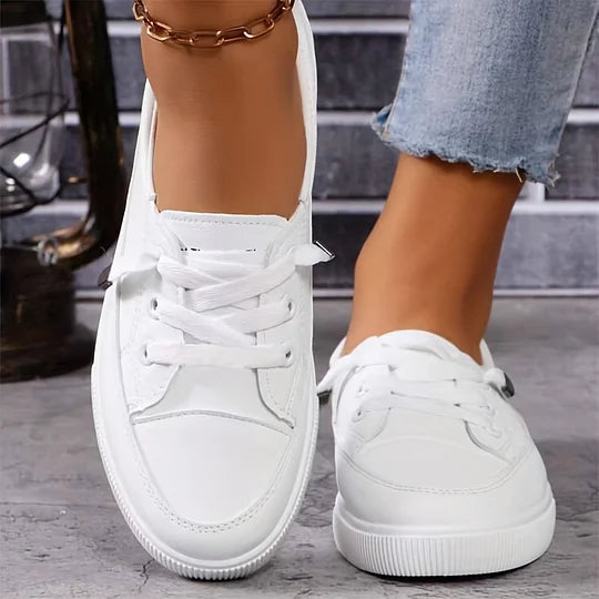 Sneakers with Chunky Platform Sole in Faux Leather — Lace Up Everyday Style for Women