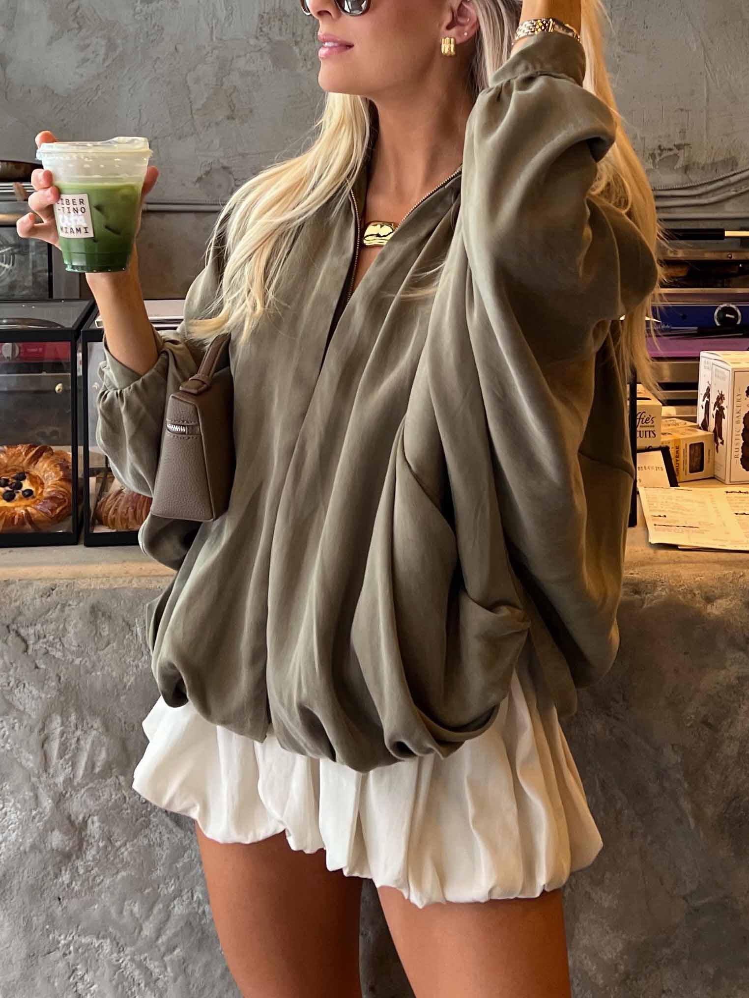 Shorts in Satin — High Waist Bubble Hem Mini with Elegant Style for Women