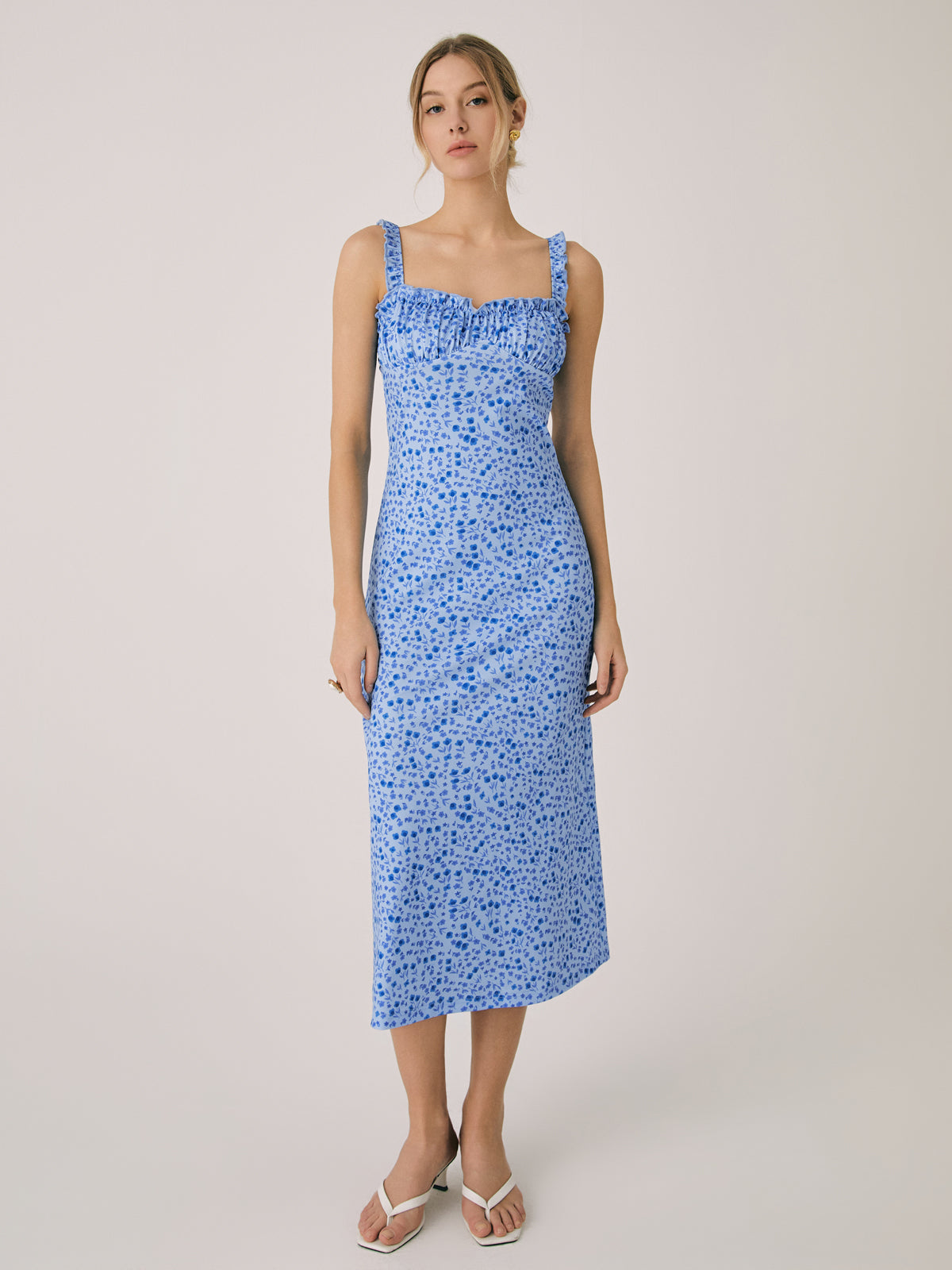 Dress in Viscose — Floral Spaghetti Strap Bodycon Midi with Ruched Bust and Ruffle Hem for Summer