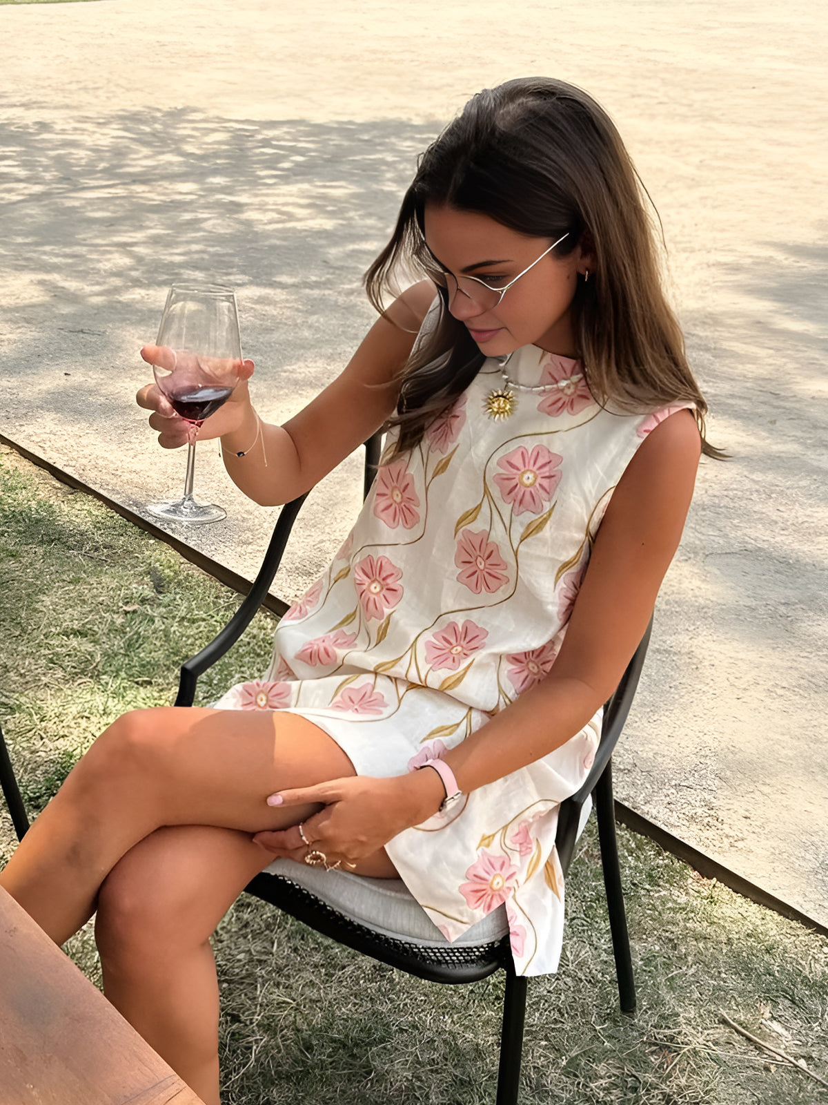 Dress in Linen — Sleeveless Floral Vine Mini Shift with Round Neck for Summer
