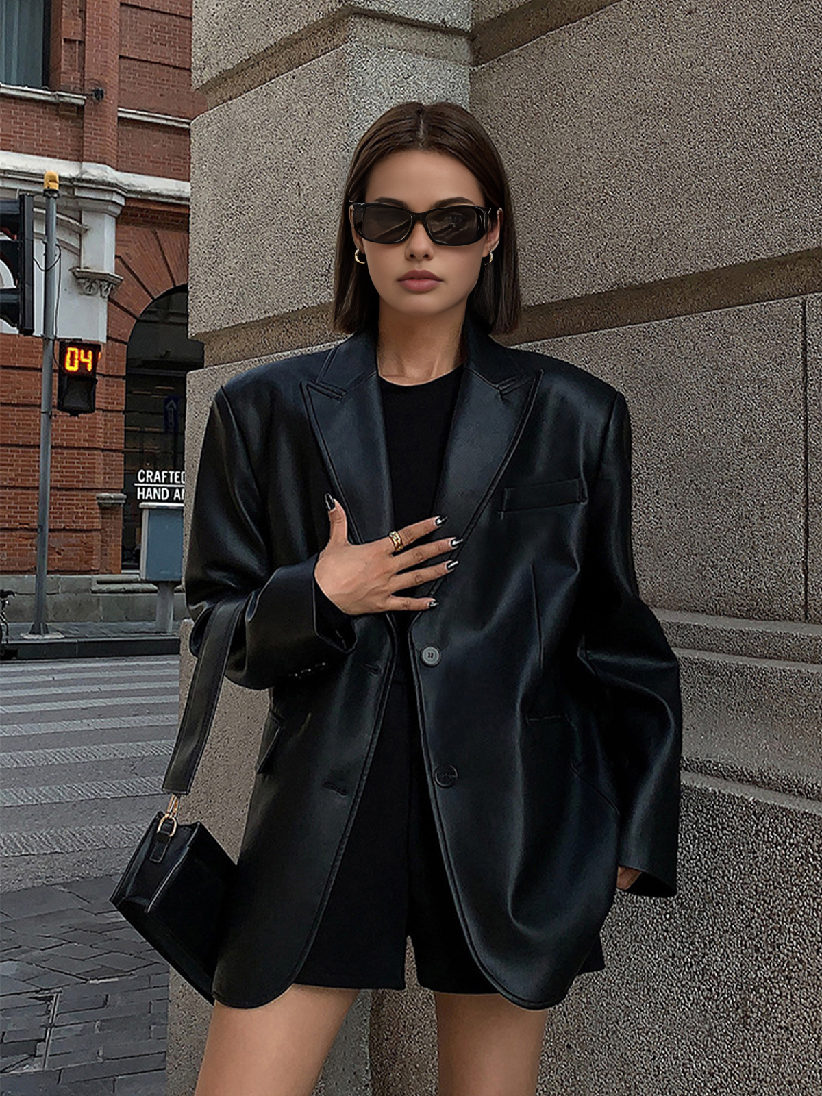 Blazer in Faux Leather — Oversized Single-Button with Padded Shoulders for Women