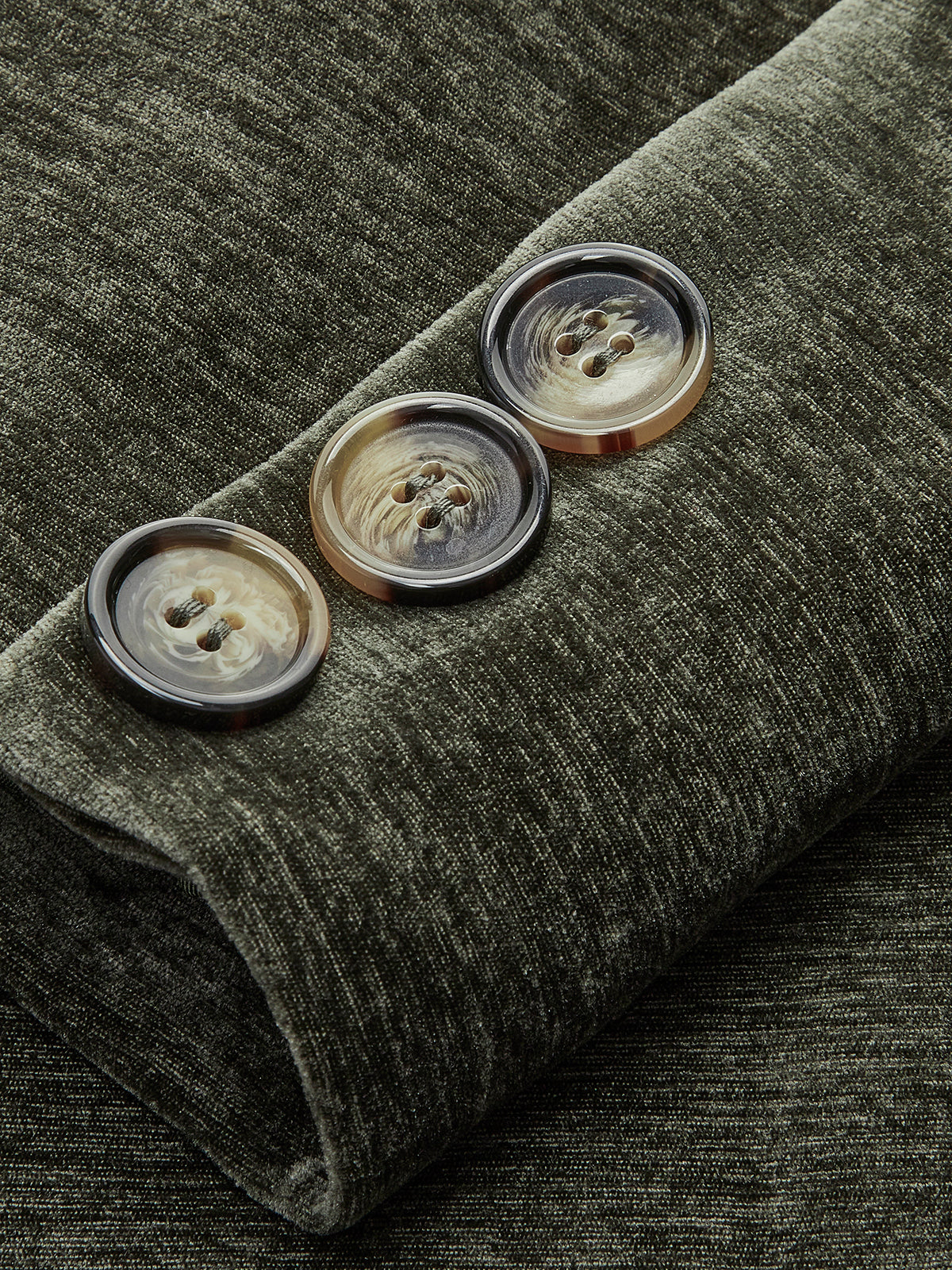 Blazer in Velvet — Double-Breasted Oversized Fit with Gold Buttons for Women