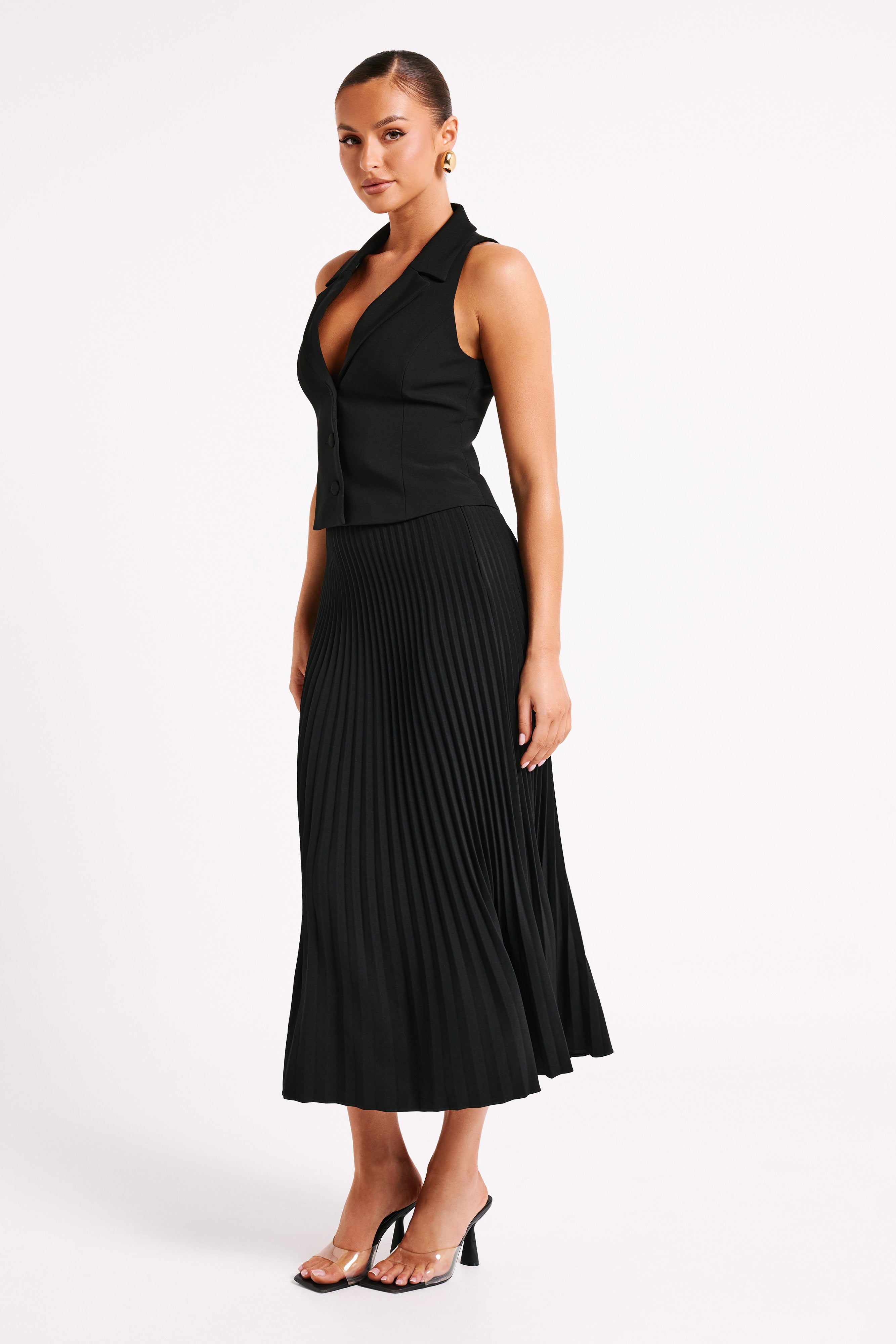 Vest in Crepe — Halter Neck Sleeveless Blazer Waistcoat with Notch Lapel and Button Front for Women