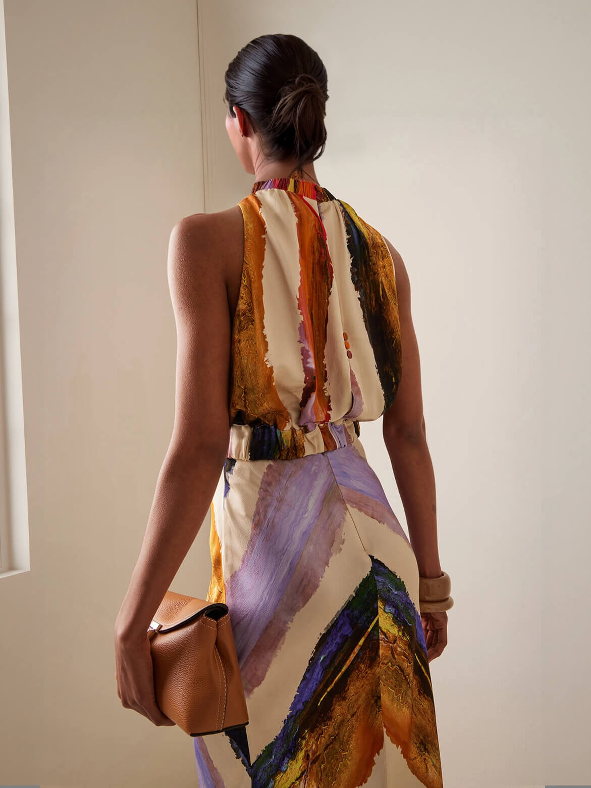 Skirt in Satin — High Waist Abstract Brushstroke Print Maxi with Front Slit