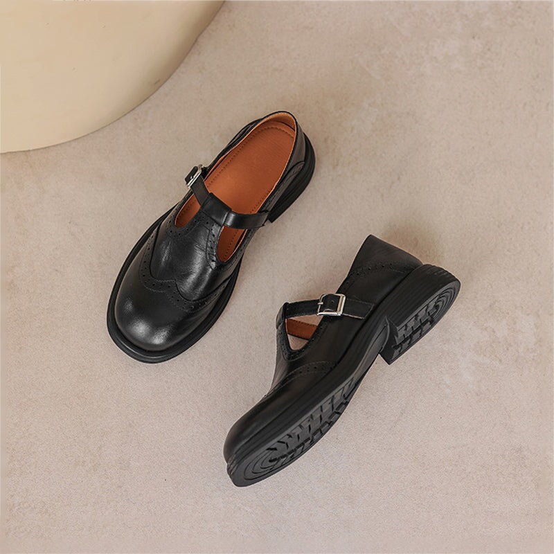 Mary Jane Shoes in Leather — Brogue Perforated T-Strap Buckle Flat for Women